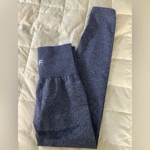TLF Seamless sports leggings. Size M. Navy Heather color.